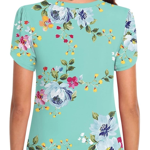 Floral Twist-Front Short Sleeve Top in Mint - Picture 2 of 6